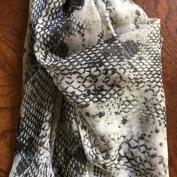 Python Print Scarf - Picture 2 of 2
